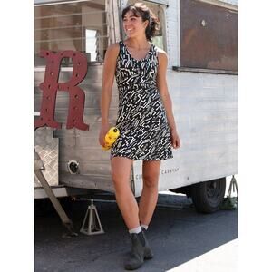 Title Nine Dream V Neck Athletic Athleisure Dress Outdoor Hiking Beach Active L